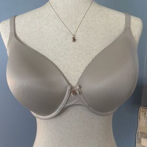 Victoria’s Secret Body by Victoria T-Shirt Bra 34DDD Nude Underwire